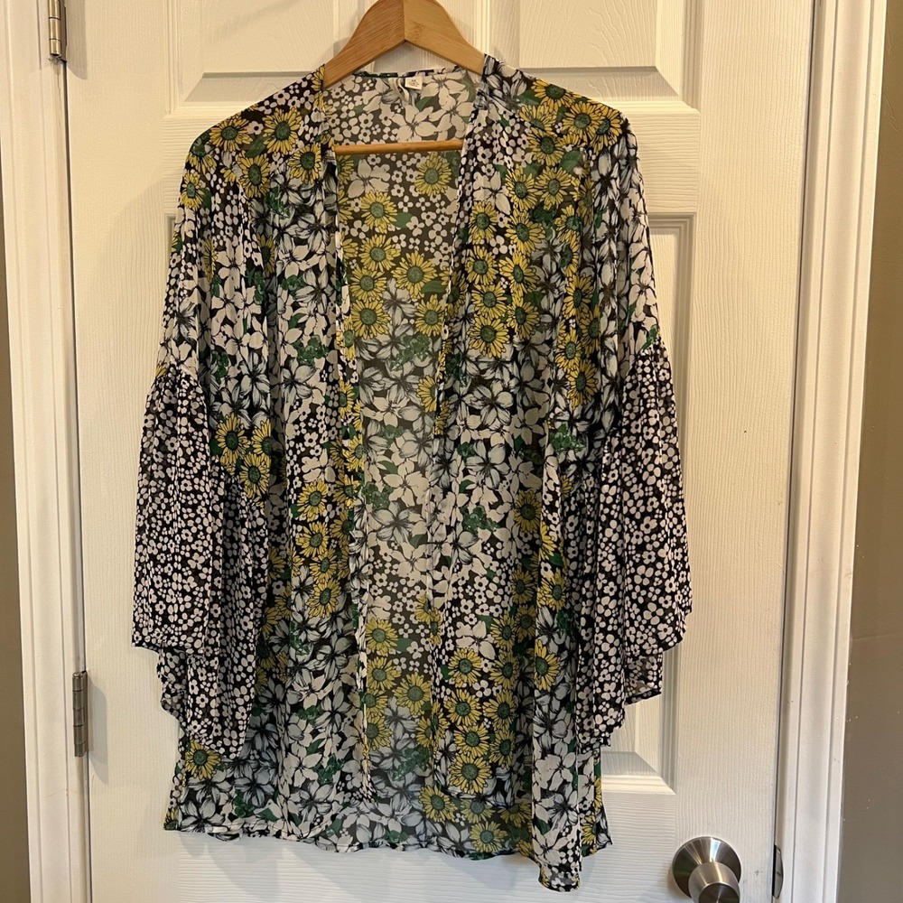 Est. 1946 Womens Floral Kimono Cardigan Yellow White Black Bell Sleeve Medium